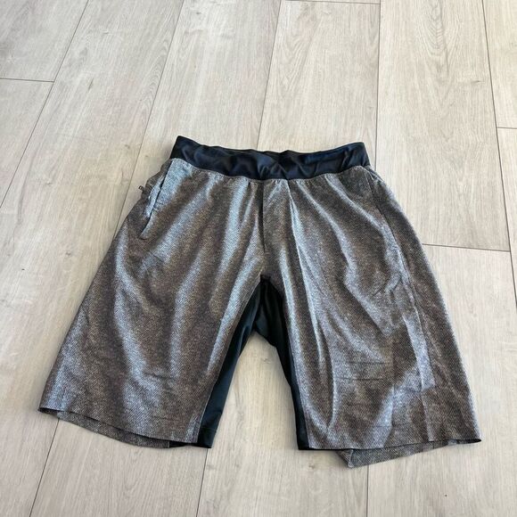 Lululemon men’s shorts size M - Picture 1 of 6